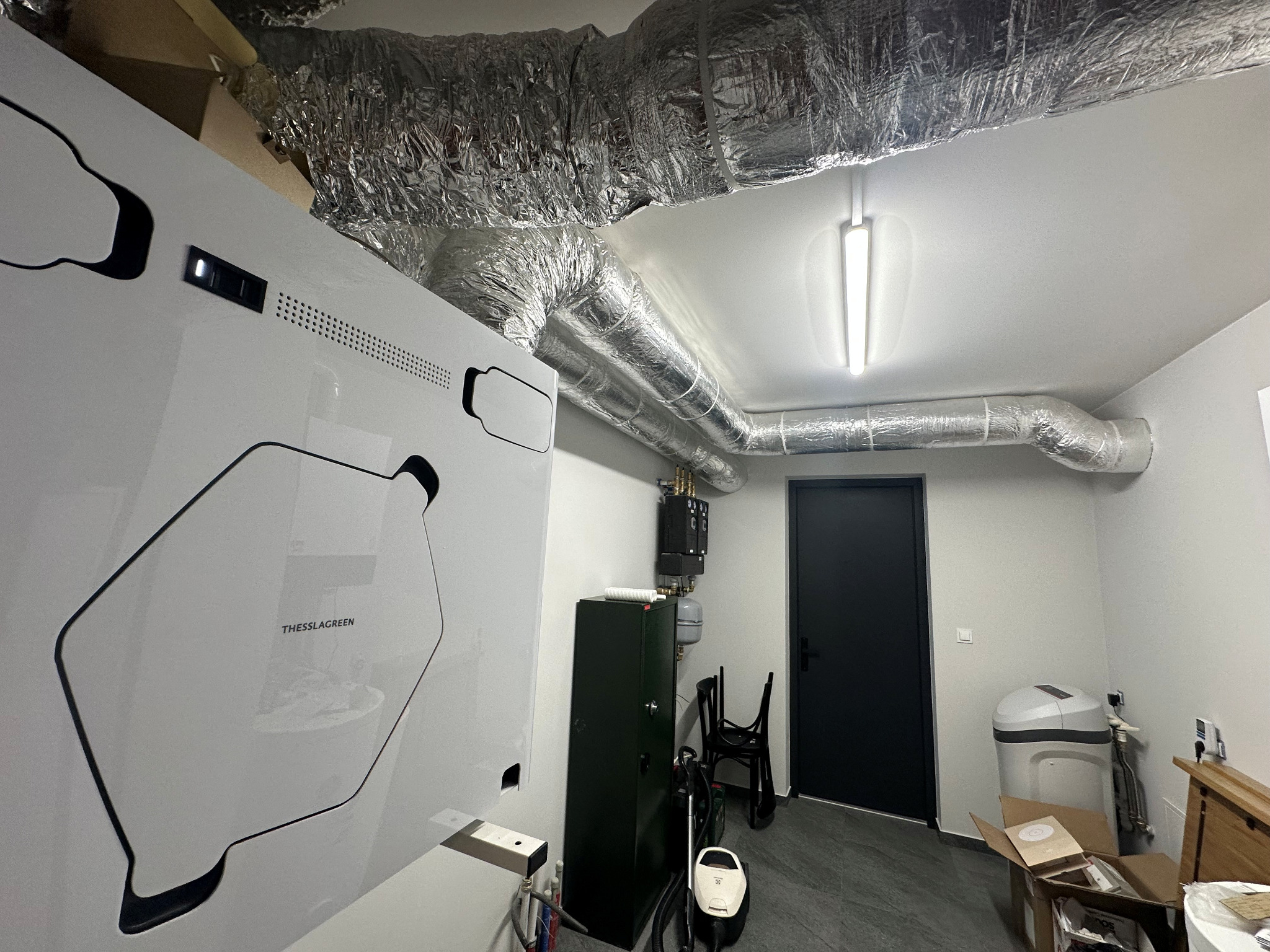 Instalacja rekuperacji dla domu jednorodzinnego, wykorzystana centrala Thessla green.