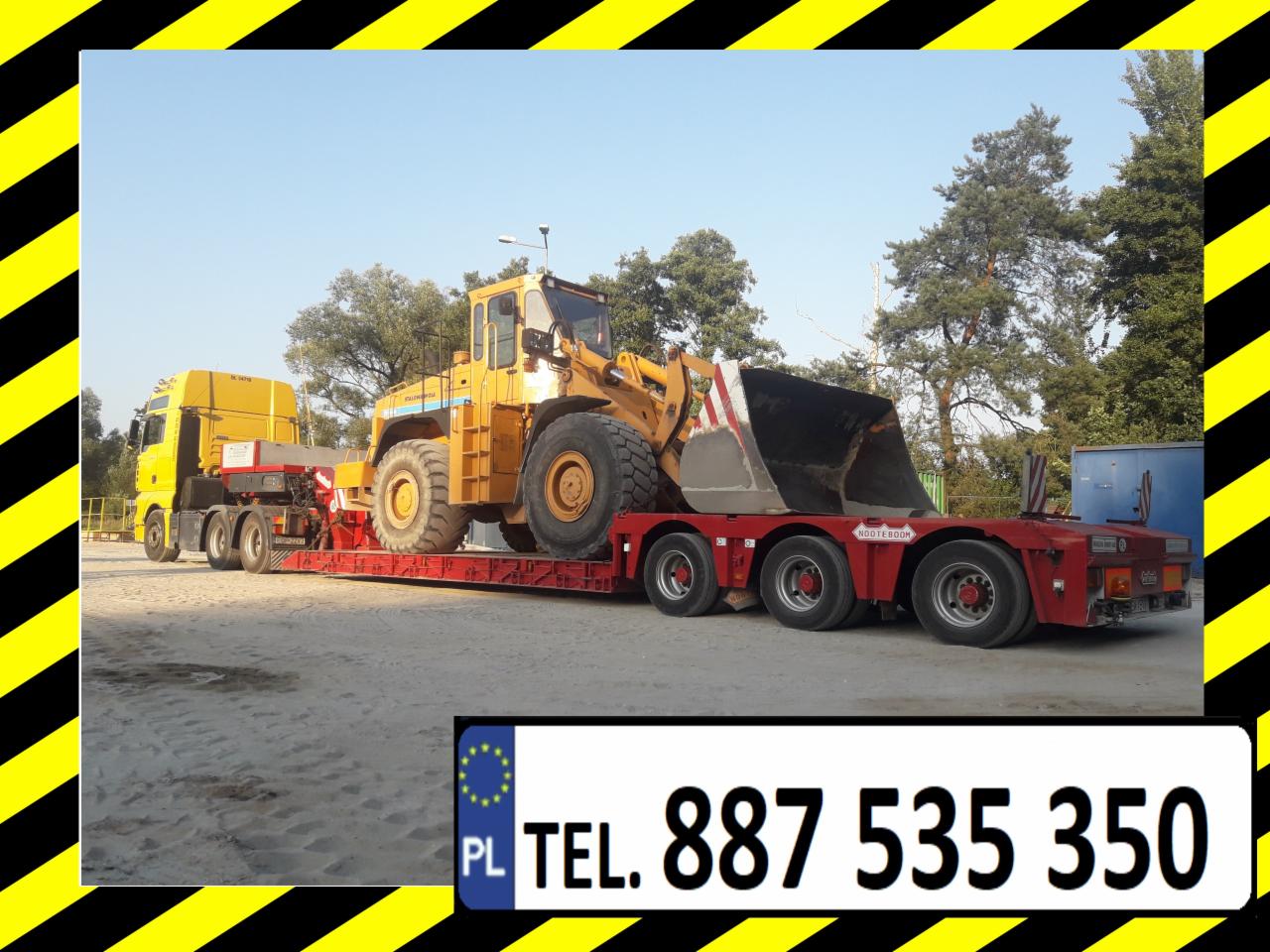 Żółta ładowarka na czerwonej niskopodwoziowej naczepie ciągniętej przez żółtą ciężarówkę, widoczne drzewa w tle, ujęcie z boku, na dole ramka z numerem telefonu i oznaczeniem PL.
