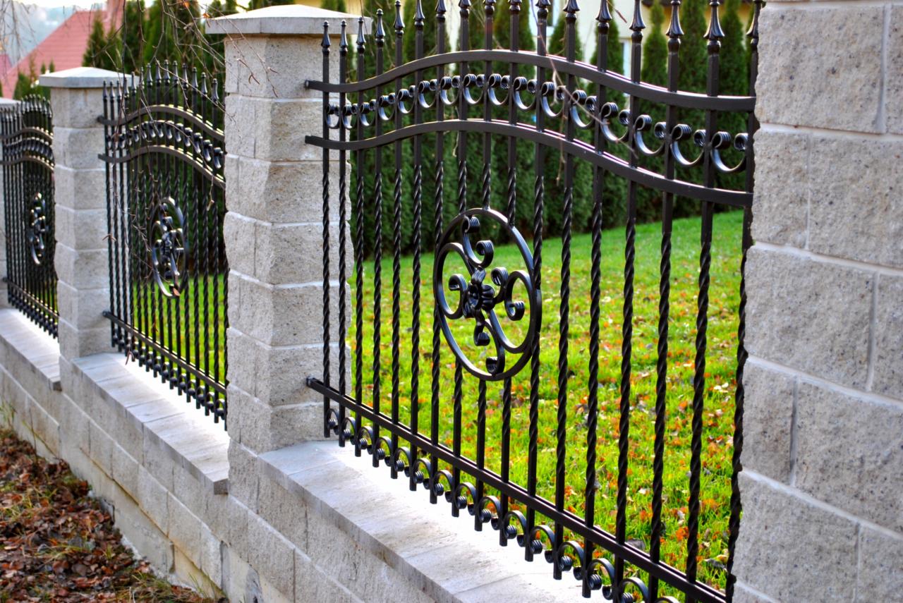 Ogrodzenia frontowe murowane łupane modułowe