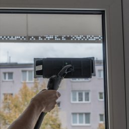 Mycie okien w domach, mieszkaniach i biurach