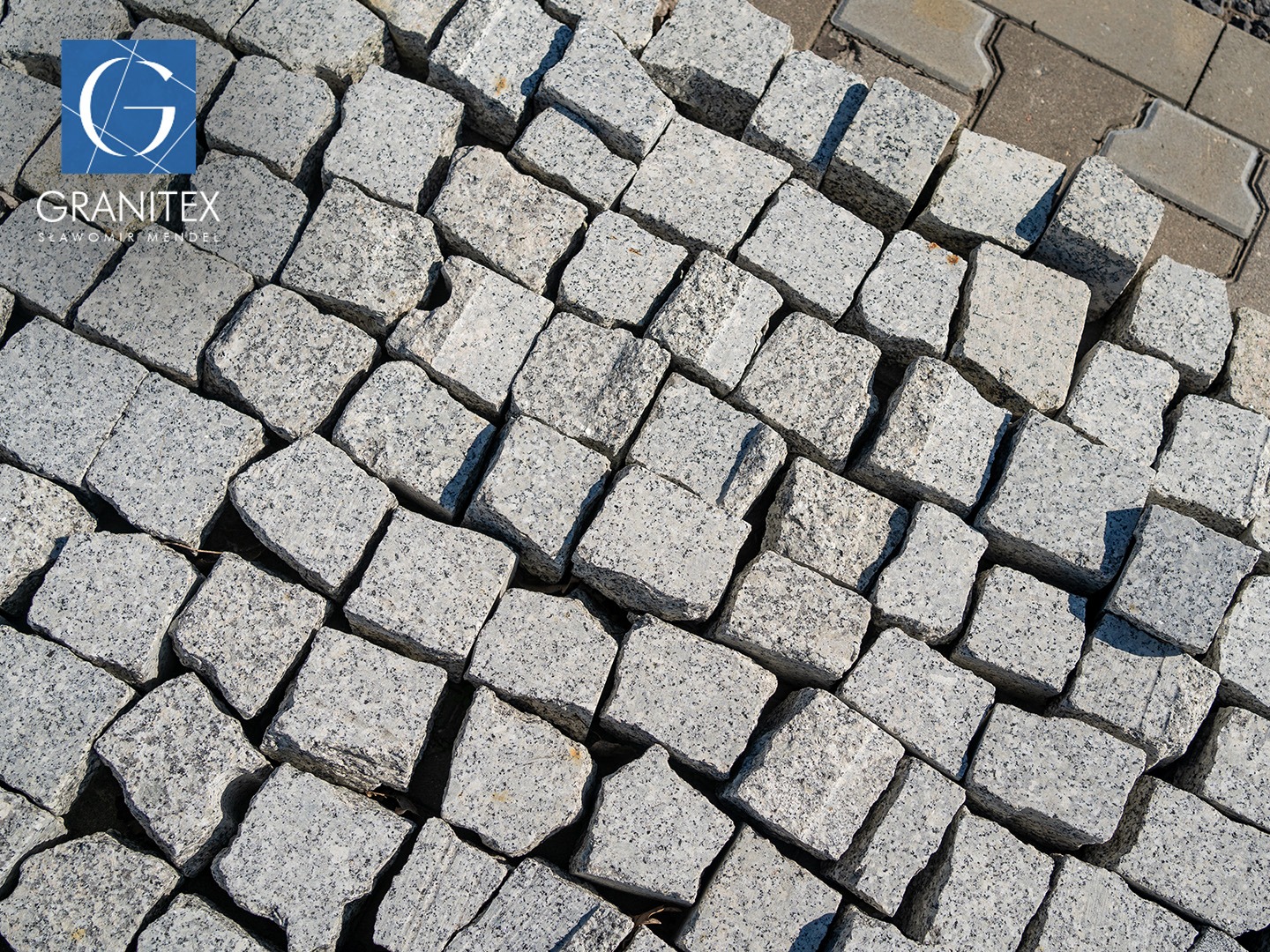 Sprzedaż i kompleksowa realizacja Kostki brukowej i granitowej. Showroom GRANITEX Grudzeń Kolonia 25B; 26-332 Sławno
