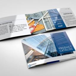 Ambient Studio - Rozkładany folder reklamowy firmy budowlanej: opis firmy, oferta stolarki okiennej, rekomendacje, współpraca oraz katalog produktów z nowoczesnym budynkiem w tle.