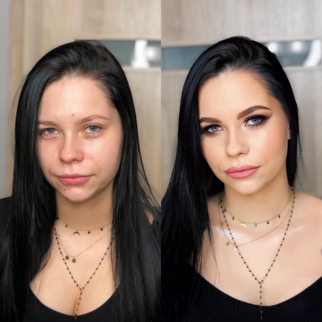 Zdjęcie typu 'przed i po' prezentujące metamorfozę makijażu na twarzy młodej kobiety z ciemnymi włosami, ukazujące różnicę w wyglądzie skóry, konturowaniu i podkreśleniu oczu, z widoczną biżuterią...