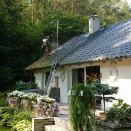 Ciśnieniowe mycie dachu