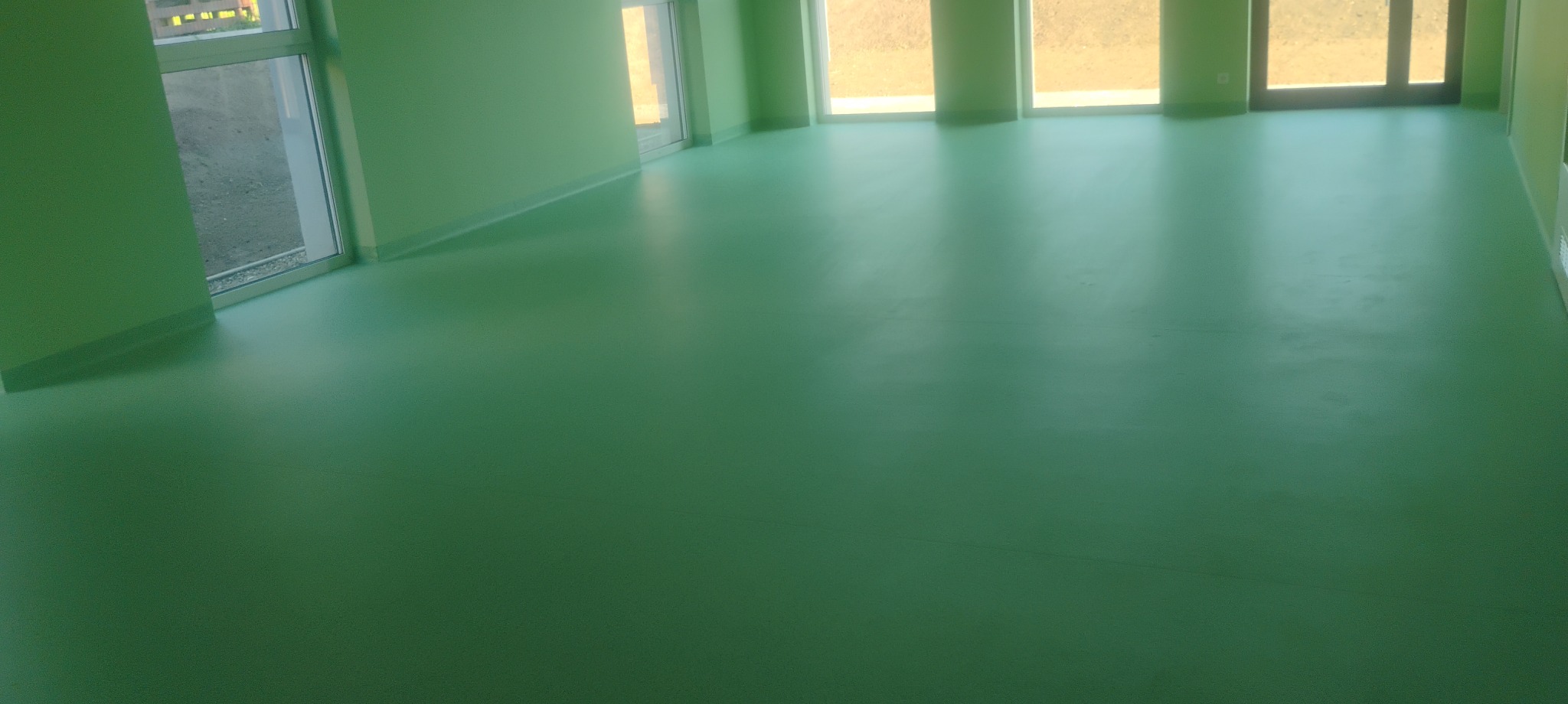 Od wylewki, krok po kroku do finału instalacji. Wykładzina Tarkett Norma