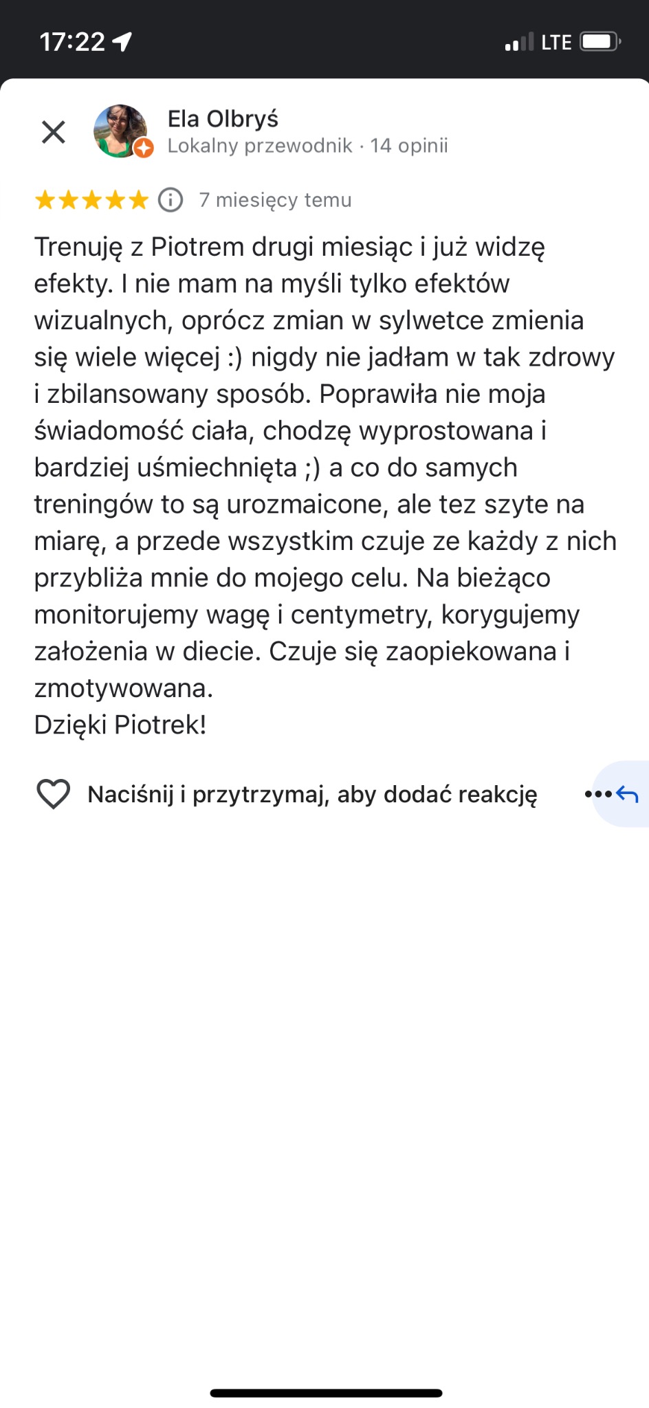 Zrzut ekranu z pozytywną opinią klientki o treningach personalnych, wspominającej efekty wizualne, zdrowe odżywianie, poprawę świadomości ciała i motywację.