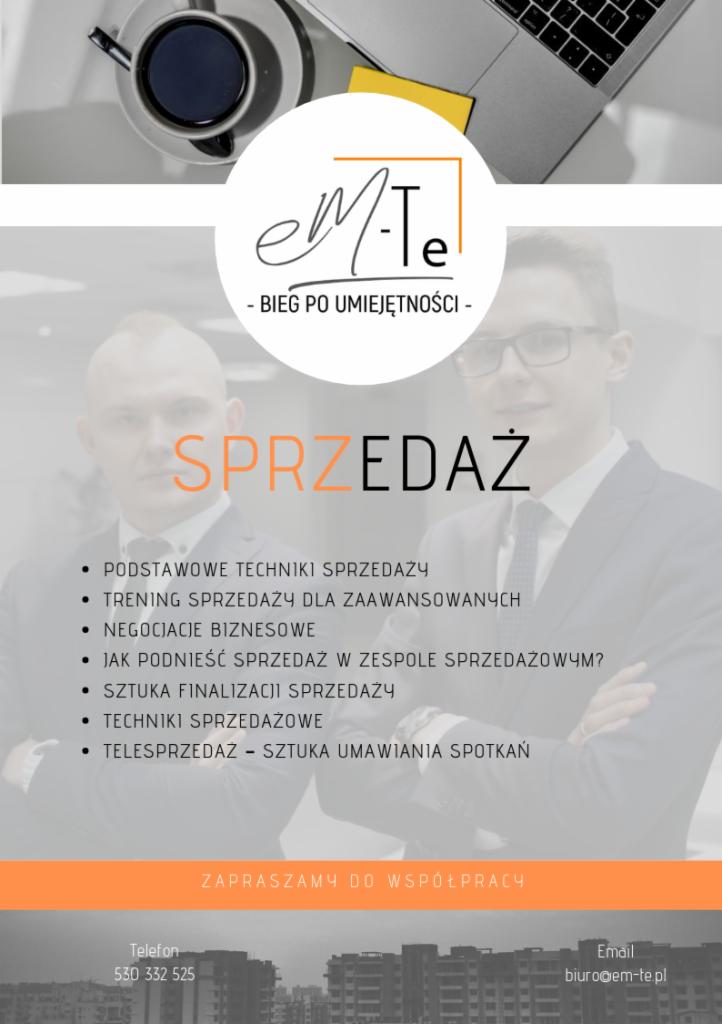 Grafika reklamowa z logo eM-Te i hasłem 'Bieg po umiejętności', prezentująca ofertę szkoleń sprzedażowych, w tle wizerunki dwóch mężczyzn w garniturach, u góry filiżanka kawy i laptop.