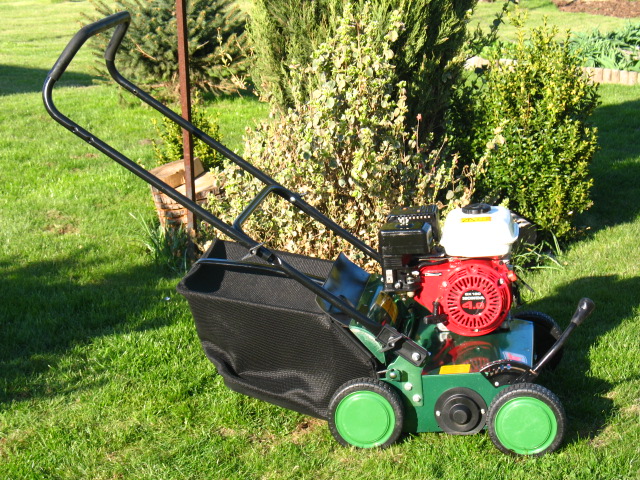 prace dzialkowe, opieka nad ogrodami, wertykulacja,areacja, nawozenie,wycinka dzrzew, koszenie traw,