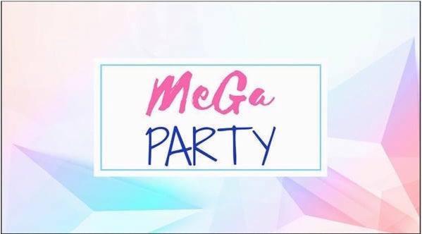 Grafika z napisem 'McGa PARTY' w różowych i niebieskich kolorach, umieszczona na białym prostokącie z cienką, błękitną ramką, na tle abstrakcyjnych, pastelowych trójkątów.