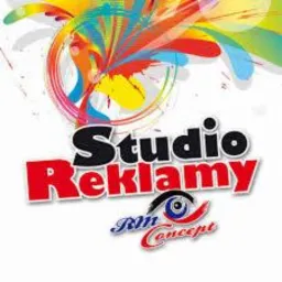 Logo studia reklamy z dynamiczną, abstrakcyjną grafiką w tle, wykorzystującą żywe kolory i okrągłe kształty.
