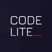 Logo firmy Code Lite na ciemnogranatowym tle. Nazwa firmy zapisana białymi, cienkimi liniami, z poziomą czerwoną kreską pod słowem LITE.