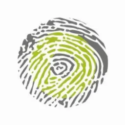 Stylizowany odcisk palca w kolorach szarości i zieleni na białym tle, przedstawiony jako logo.