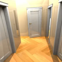 Długi korytarz z parkietem w jodełkę, oświetlony ciepłym światłem, z kilkoma białymi drzwiami po obu stronach, niektóre otwarte, inne zamknięte.