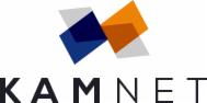 Logo firmy KAMNET z geometrycznym symbolem składającym się z nakładających się na siebie kwadratów w kolorach niebieskim, pomarańczowym i szarym.