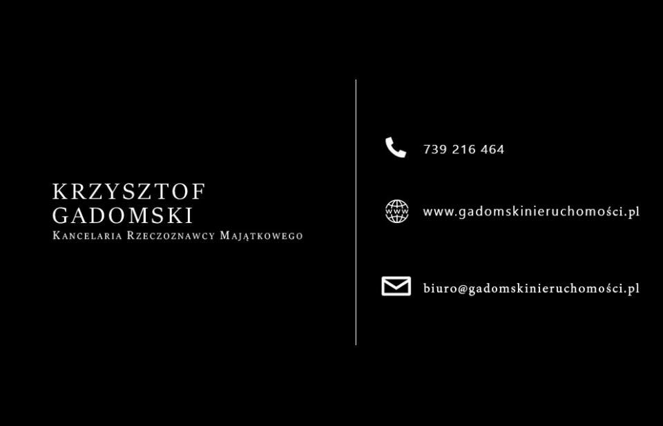Wizytówka Kancelarii Rzeczoznawcy Majątkowego Krzysztofa Gadomskiego z numerem telefonu, adresem strony internetowej i adresem email na czarnym tle.