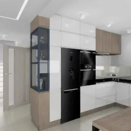 Wizualizacja nowoczesnej kuchni z białymi frontami szafek, czarną lodówką Samsung i piekarnikiem w zabudowie, uzupełniona o drewniane akcenty i przeszkloną witrynę z dekoracyjnymi przedmiotami.