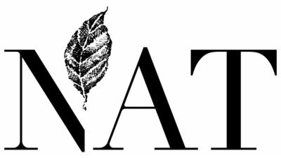 Logo firmy NAT z liściem wkomponowanym w literę A, czarno-biała grafika.