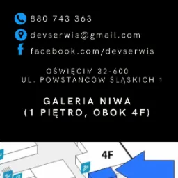 DEV Serwis PC: kontakt (tel., email, Facebook), adres w Oświęcimiu, Galeria Niwa (I piętro, obok 4F). Schemat dojścia z niebieską strzałką wskazującą lokalizację.