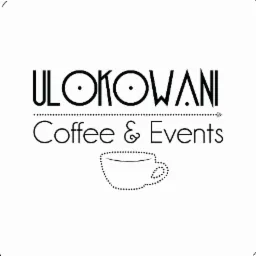 Czarno-białe logo firmy 'ULOKOWANI Coffee & Events' z grafiką filiżanki kawy złożonej z kropek.