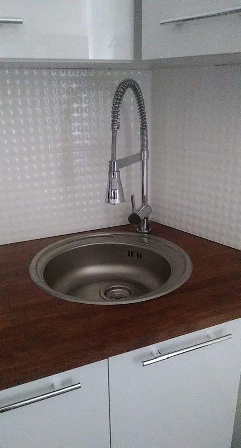 Montaż baterii kuchennej