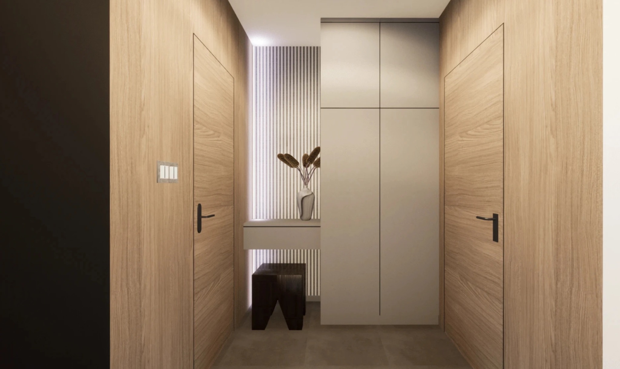 Nowoczesny przedpokój z drewnianymi drzwiami, minimalistyczną szafą w zabudowie i dekoracyjnym stolikiem z wazonem na tle pionowych pasów. Stonowana kolorystyka.