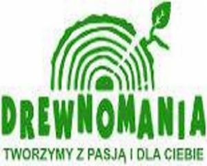 Zielone logo firmy DrewNomania z motywem przekroju pnia drzewa i hasłem 'Tworzymy z pasją i dla Ciebie'.