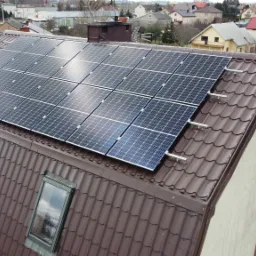 Instalacja 4,41kWp - falownik Fronius, moduły Longi Solar, konstrukcja Baks - blachodachówka