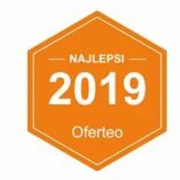Pomarańczowa odznaka Oferteo 'Najlepsi 2019' z białym napisem na białym tle.