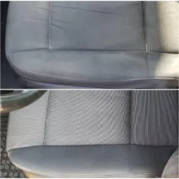 Porównanie: fotel samochodowy z szarej tkaniny, górna część przed czyszczeniem z widocznymi plamami i zabrudzeniami, dolna część po czyszczeniu, odświeżona i czysta, widoczna część kierownicy.