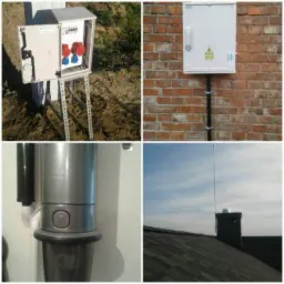 Kompozycja czterech zdjęć: skrzynka elektryczna z gniazdami na metalowym stelażu w ziemi, skrzynka elektryczna na ceglanej ścianie, odkurzacz centralny, antena na dachu.