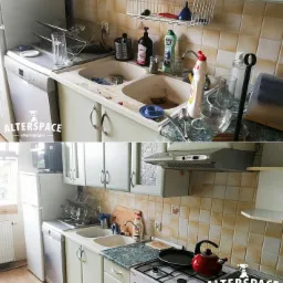Zdjęcie przedstawia kuchnię przed i po sprzątaniu; górna część ukazuje zlew pełen brudnych naczyń, a dolna część pokazuje czystą kuchnię z umytymi naczyniami, czystym zlewem i porządkiem na blacie.