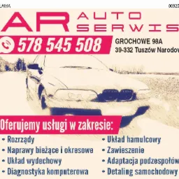 Reklama warsztatu samochodowego: szkic auta, dane kontaktowe i lista oferowanych usług, w tym naprawy bieżące i okresowe, układ hamulcowy, zawieszenie, detaling samochodowy.