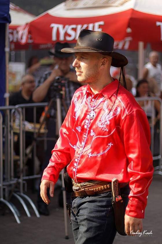 Jestem Cordell. Sheriff kowbojskiego miasteczka.