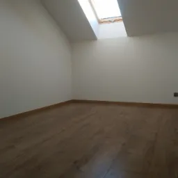 Malowanie wnętrz i układanie paneli podłogowych