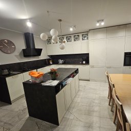 ATUT MEBLE KUCHENNE ANATOLII KHODAKOVSKYI - Szafy Wnękowe Na Wymiar Piotrków Trybunalski