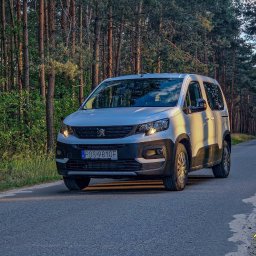 Nowość w ofercie - Peugeot Rifter dla przewozów 4 + kierowca 