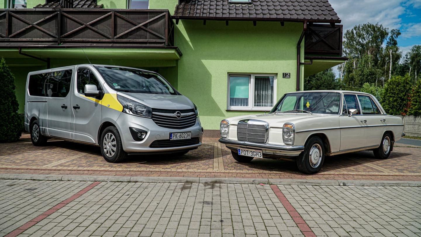 Oferujemy także wynajem Mercedesa W115 200d z 1973r.