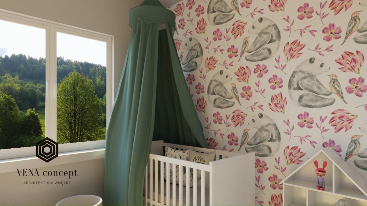 Pokój dziecięcy z białym łóżeczkiem pod zielonym baldachimem, wzorzystą tapetą w pandy i ptaki oraz widokiem na las za oknem, oświetlony naturalnym światłem.