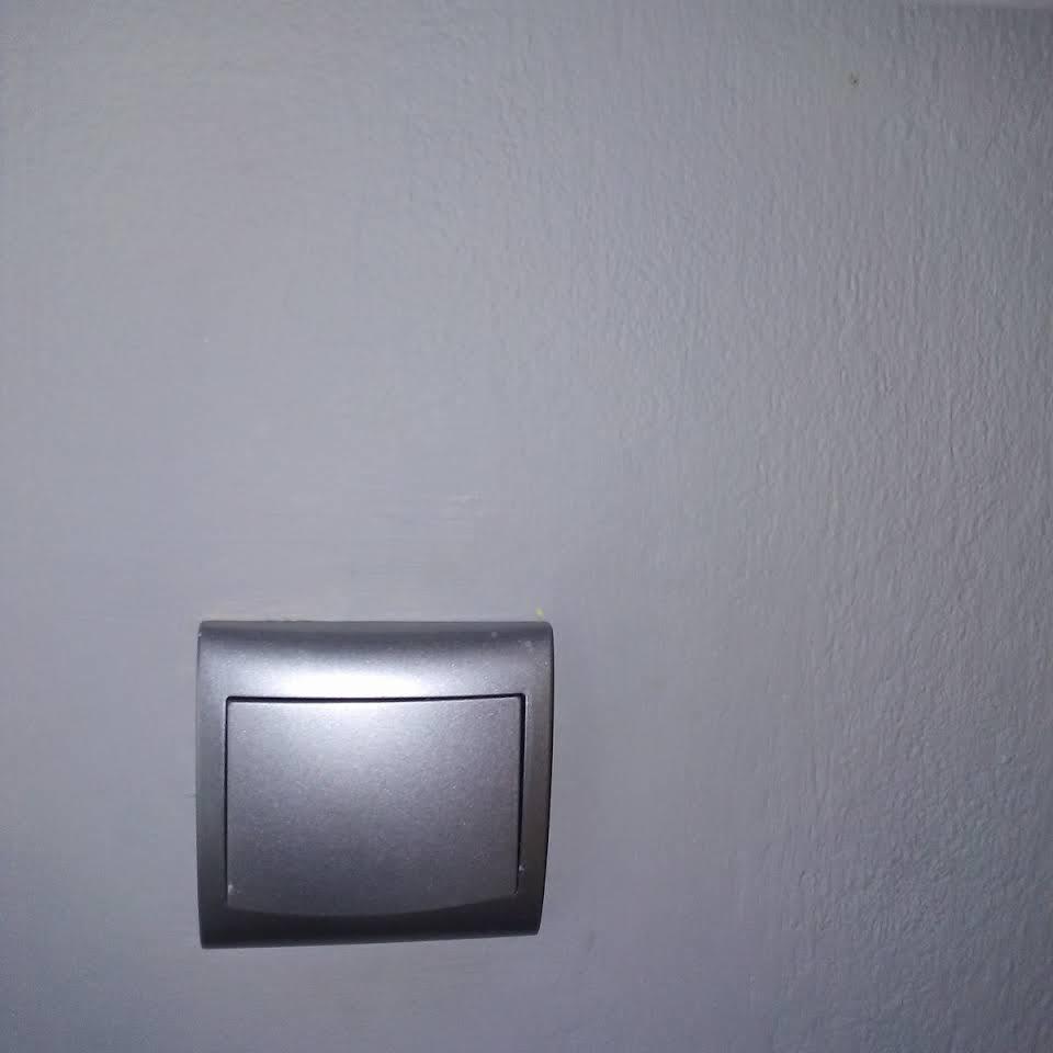 montaż gniazd i wyłączników