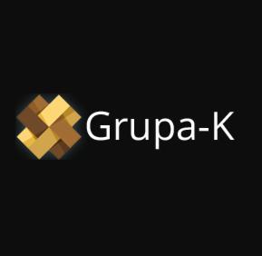 Logo firmy Grupa-K na czarnym tle, składające się z geometrycznych kształtów w odcieniach brązu i beżu, ułożonych w kwadrat. Obok widoczny biały napis 'Grupa-K'.