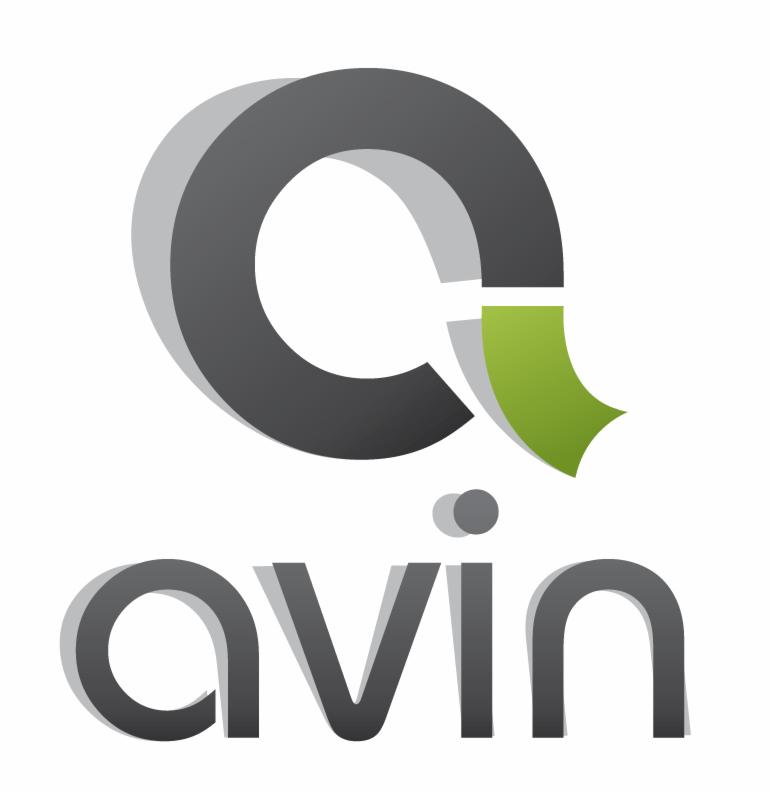 Logo firmy Avin z szarą literą Q z efektem 3D i zielonym elementem oraz szarym napisem Avin z cieniem.