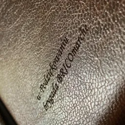 Laserowy grawer na papierosnicy