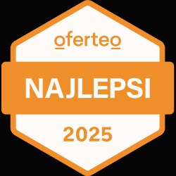Pomarańczowa odznaka Oferteo z napisem 'NAJLEPSI 2025' na białym tle wewnątrz sześciokąta z zaokrąglonymi rogami, umieszczona na czarnym tle.