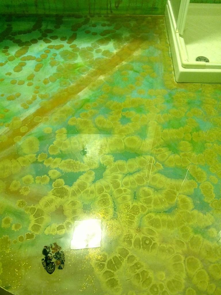 ZŁOTY LIŚĆ / imitacja nawodnej roślinności, podłoże ciemno jasne daje efekt głębokości dna.....