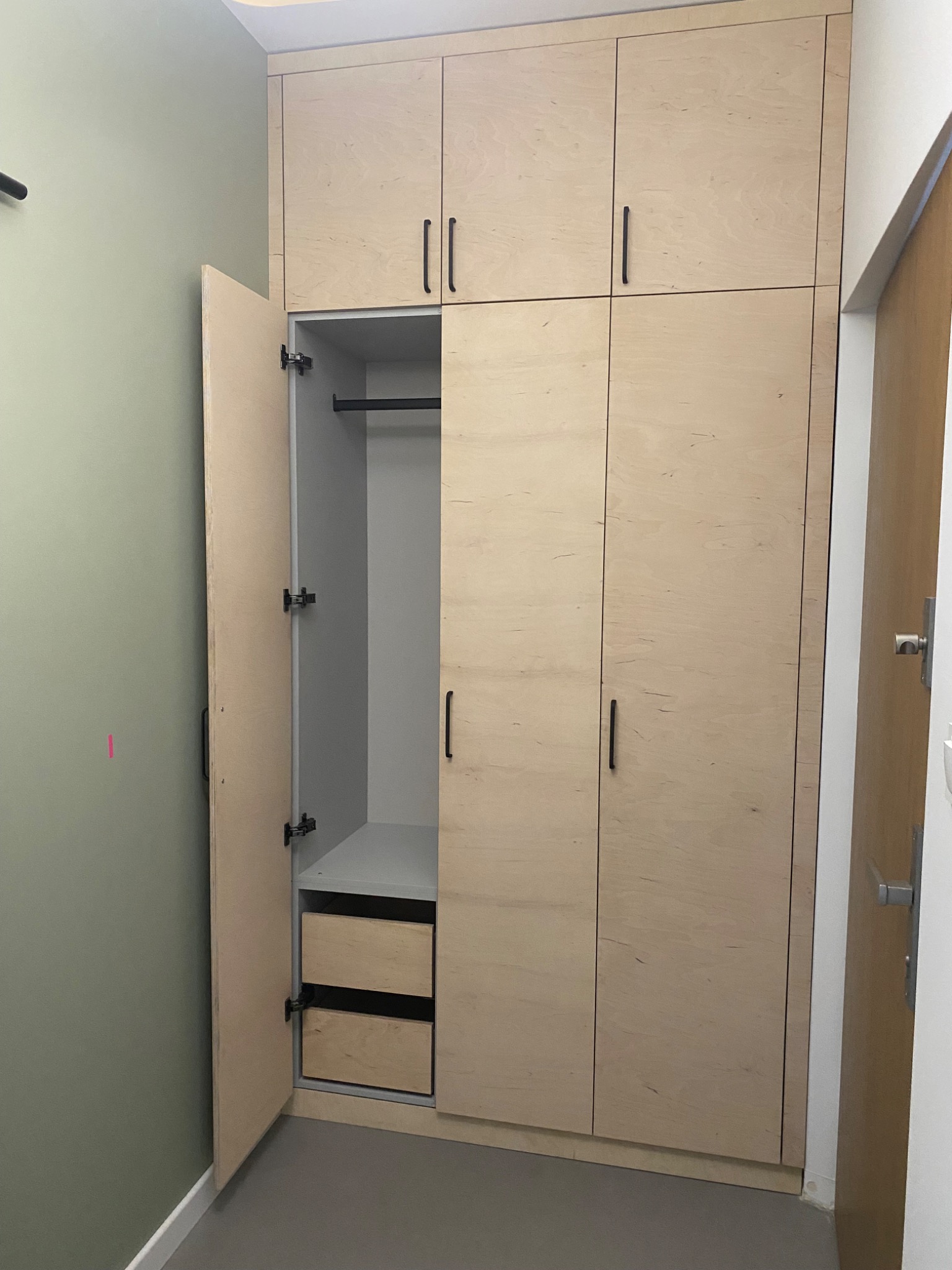 Szafa w zabudowie , wnetrze mdf, fronty sklejka