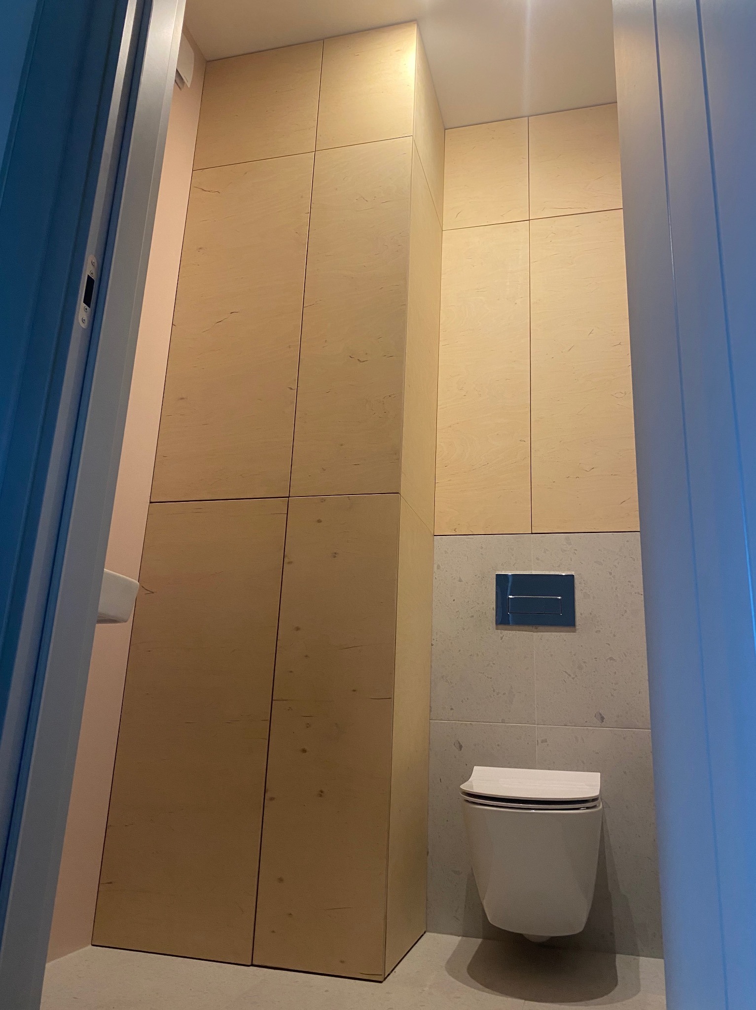 Zabudowa piecyka i pralki, szafka nad WC . Sklejka liściasta