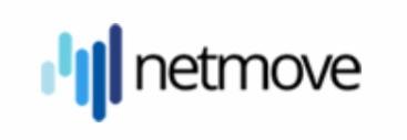 Logo firmy Netmove z abstrakcyjnym symbolem składającym się z pionowych, niebieskich pasków o różnej wysokości po lewej stronie i czarnym napisem 'netmove' po prawej stronie.