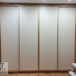 ABT Service Meble - Garderoba na wymiar Bolesławiec, System drzwiowy Sevroll, płyta; kośc słoniowa, dąb wotan.