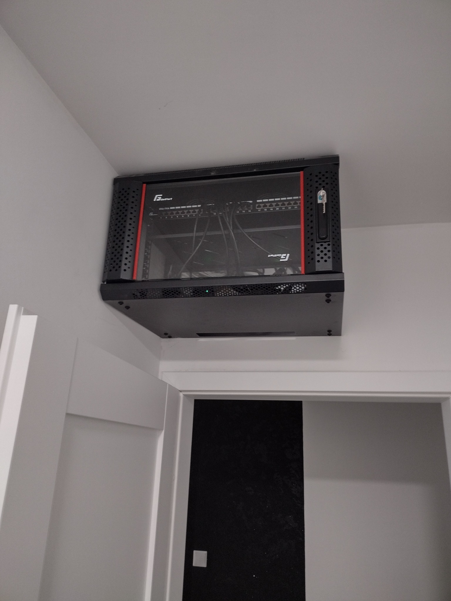 Szafa Rack czyli ( Rtv-Sat, internet , Kamery razem w jednym miejscu!!