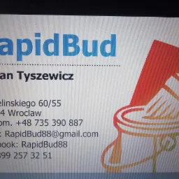 Wizytówka firmy RapidBud z Wrocławia, oferującej usługi remontowe, z ilustracją pędzla zanurzonego w wiadrze z farbą.